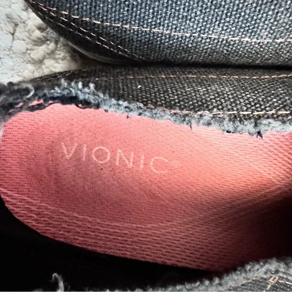 vionic Slide on shoes - Picture 4 of 4
